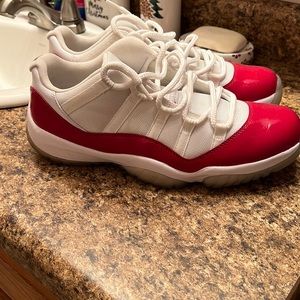Im selling these 2016 Cherry low 11’s